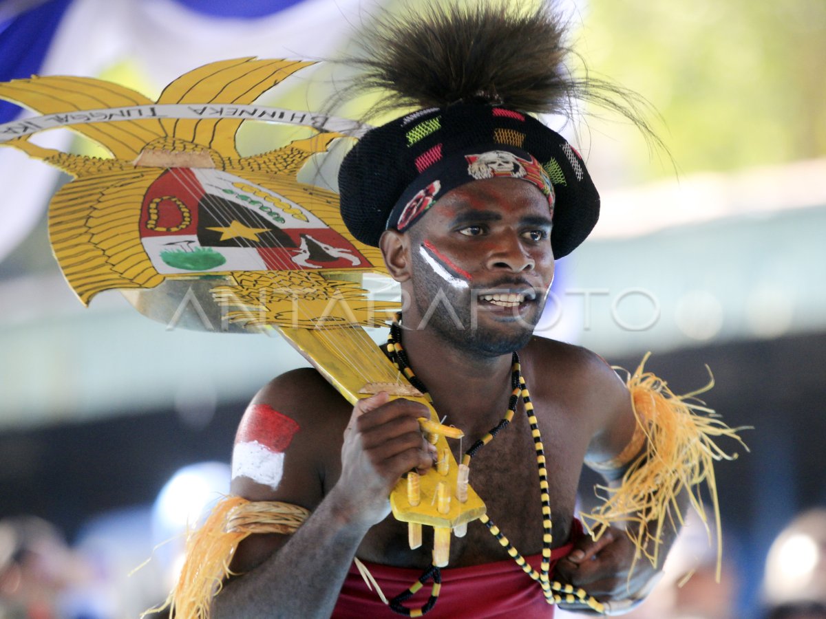 Lomba Yospan dan Wisisi di Kabupaten Jayapura