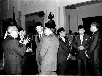 Mast va yalangoch kelinlar