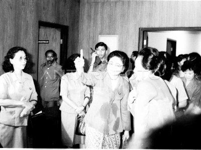 IBU TIEN SOEHARTO RESMIKAN GEDUNG KANTOR DHARMA WANITA PUSAT