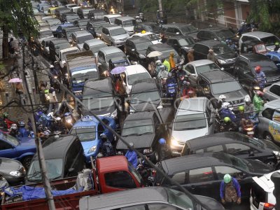 MACET USAI HUJAN