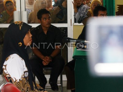 SIDANG GURU CUBIT MURID