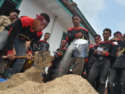 BELAJAR MEMBUAT PUPUK ORGANIK