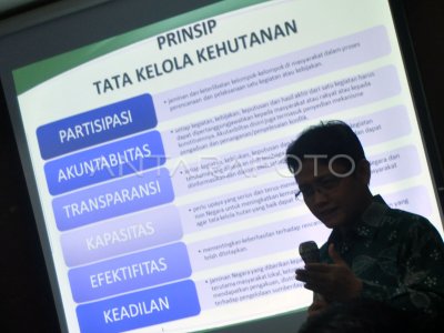 TRANSPARANSI PENGELOLAAN KEHUTANAN