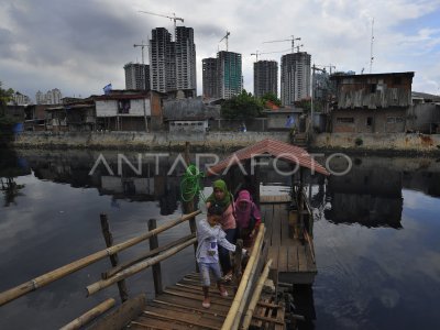 PERTUMBUHAN EKONOMI NASIONAL MELAMBAT | ANTARA Foto