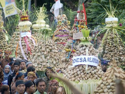 KIRAB SERIBU KETUPAT