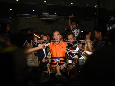 KPK TAHAN MANTAN MENAG