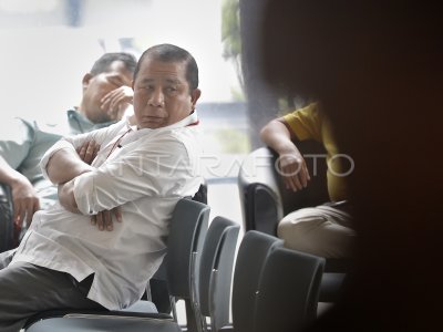 AMRAN MUSTARI DIPERIKSA KPK