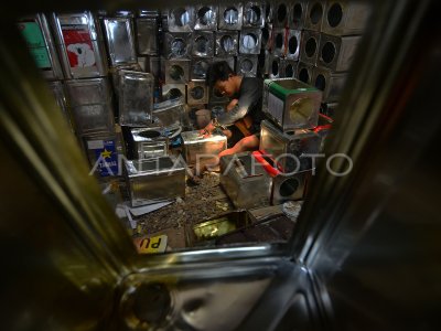 JAR PRODUCTION OF CANNED WASTE