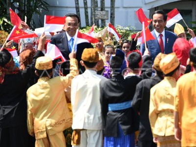 PRESIDENT RECEIVED VISIT PM CHINA