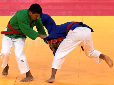 Uxlayotganda akam bilan porno tomosha qilish