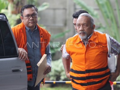 KPK PERIKSA BUPATI PAKPAK BHARAT