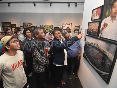 PAMERAN FOTO DAN PELUNCURAN BUKU KILAS BALIK 2018 | ANTARA Foto