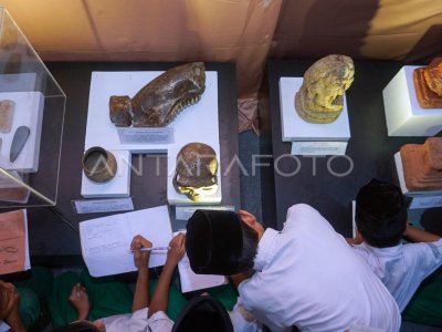 PAMERAN KELILING MUSEUM RANGGAWARSITA | ANTARA Foto