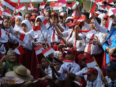 TEATRIKAL PERISTIWA PEROBEKAN BENDERA BELANDA | ANTARA Foto