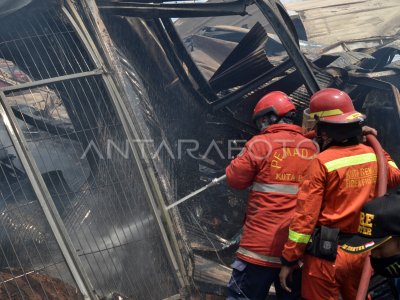 FIRE WAREHOUSE WOOD PALLET MAKING