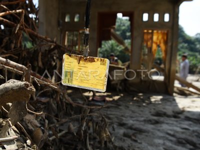 DAMPAK BANJIR BANDANG DI PETAMBUA | ANTARA Foto