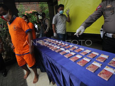 KASUS PEREDARAN UANG PALSU | ANTARA Foto