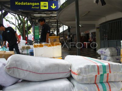 PENGIRIMAN PAKET MELALUI KERETA MENINGKAT