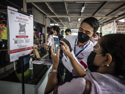 UJI COBA APLIKASI PEDULI LINDUNGI UNTUK PENUMPANG KRL DI JAKARTA ...