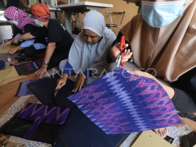 TRAINING MANUFACTURING TIE BAGS