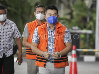 PEMERIKSAAN TERSANGKA AHMAD REO KUSUMA