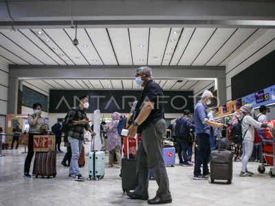 PERGERAKAN PENUMPANG DI BANDARA SOEKARNO HATTA | ANTARA Foto