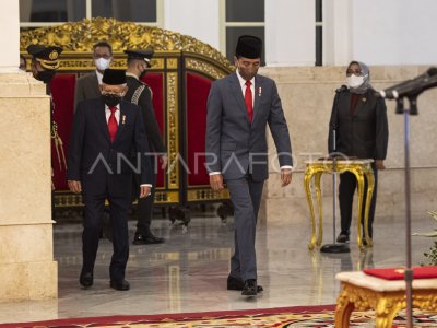 PRESIDEN JOKO WIDODO MELANTIK PENGURUS BPIP