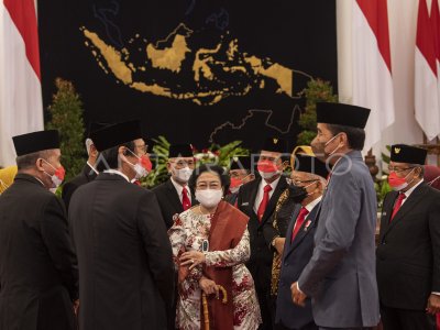 PRESIDEN JOKO WIDODO MELANTIK PENGURUS BPIP