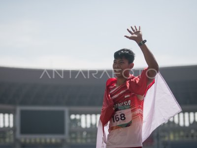 MEDALI EMAS LARI 100 METER PUTRA APG 2022