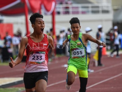 MEDALI EMAS LARI 100 METER PUTRA APG 2022
