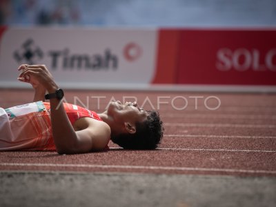 MEDALI EMAS LARI 200 METER PUTRA T37 APG 2022