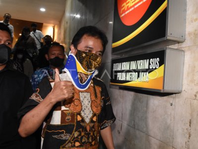 POLDA METRO JAYA TAHAN ROY SURYO