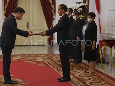 PRESIDEN JOKOWI MENERIMA SURAT KEPERCAYAAN DUBES LBBP