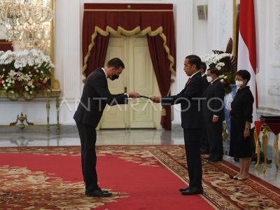 PRESIDEN JOKOWI MENERIMA SURAT KEPERCAYAAN DUBES LBBP