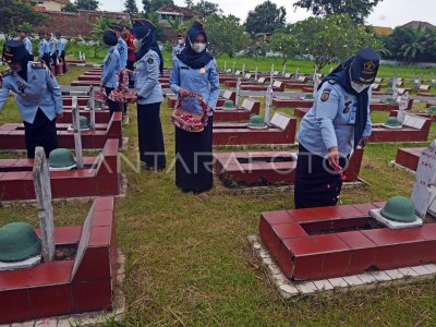 ZIARAH SAMBUT HARI BHAKTI IMIGRASI | ANTARA Foto