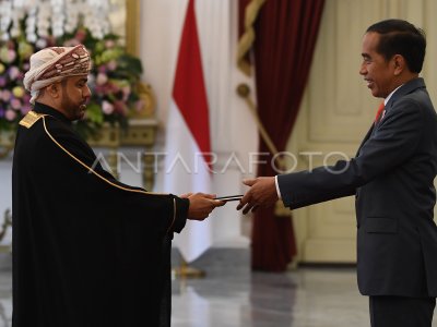 PRESIDEN JOKO WIDODO MENERIMA 11 SURAT KEPERCAYAAN DUBES | ANTARA Foto