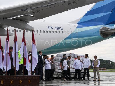 PRESIDEN JOKOWI MELEPAS BANTUAN KEMANUSIAAN TURKI DAN SURIAH | ANTARA Foto