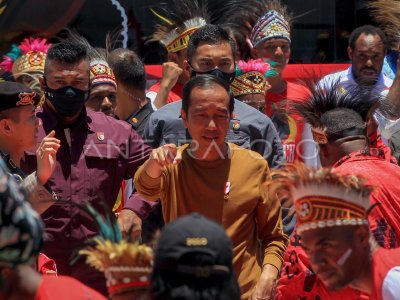 PRESIDEN RESMIKAN PAPUA YOUTH CREATIVE HUB | ANTARA Foto