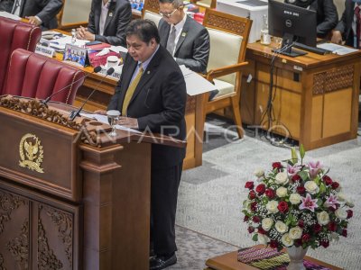 SIDANG PARIPURNA DPR SETUJUI PERPPU CIPTAKER MENJADI UU | ANTARA Foto