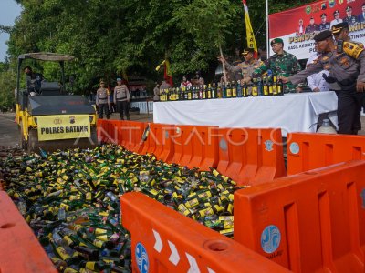 PEMUSNAHAN MIRAS JELANG LEBARAN 2023 DI BATANG