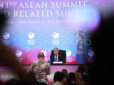 Konferensi pers Sekjen PBB KTT ASEAN