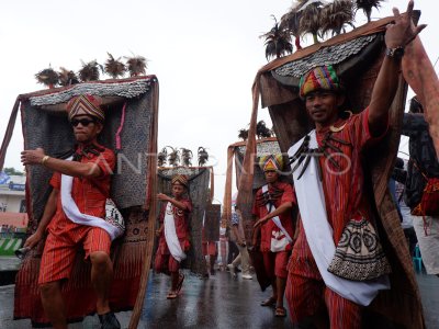 Pertunjukan seni upacara adat suku Toraja | ANTARA Foto