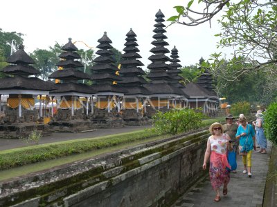 Pulau Bali Dinobatkan Sebagai Destinasi Wisata Terbaik Dunia | ANTARA Foto