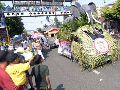 Pawai budaya HUT ke-341 Bandar Lampung
