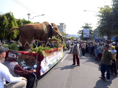 Pawai budaya HUT ke-341 Bandar Lampung