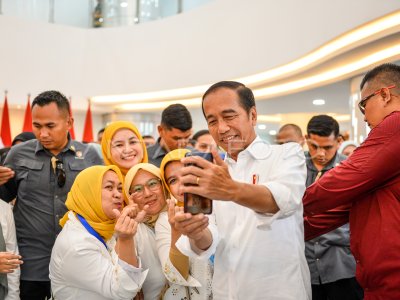 Peresmian pusat pelayanan kesehatan ibu dan anak