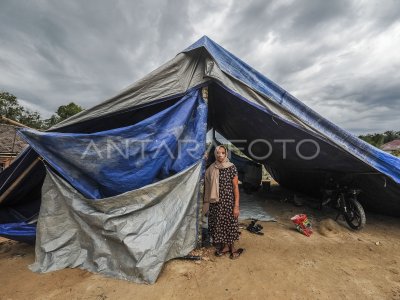 Flood bandage in Jambi please help