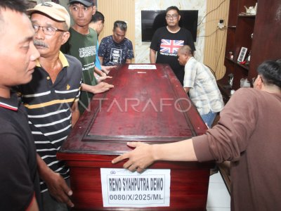 Jenazah Reno Syahputra Dewo tiba Surabaya