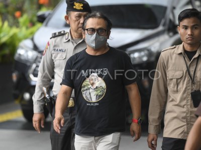 Kokoh Prio Utomo tiba di KPK usai terjaring OTT