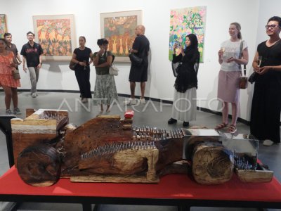 Pameran seni kreatif tentang alam dan manusia